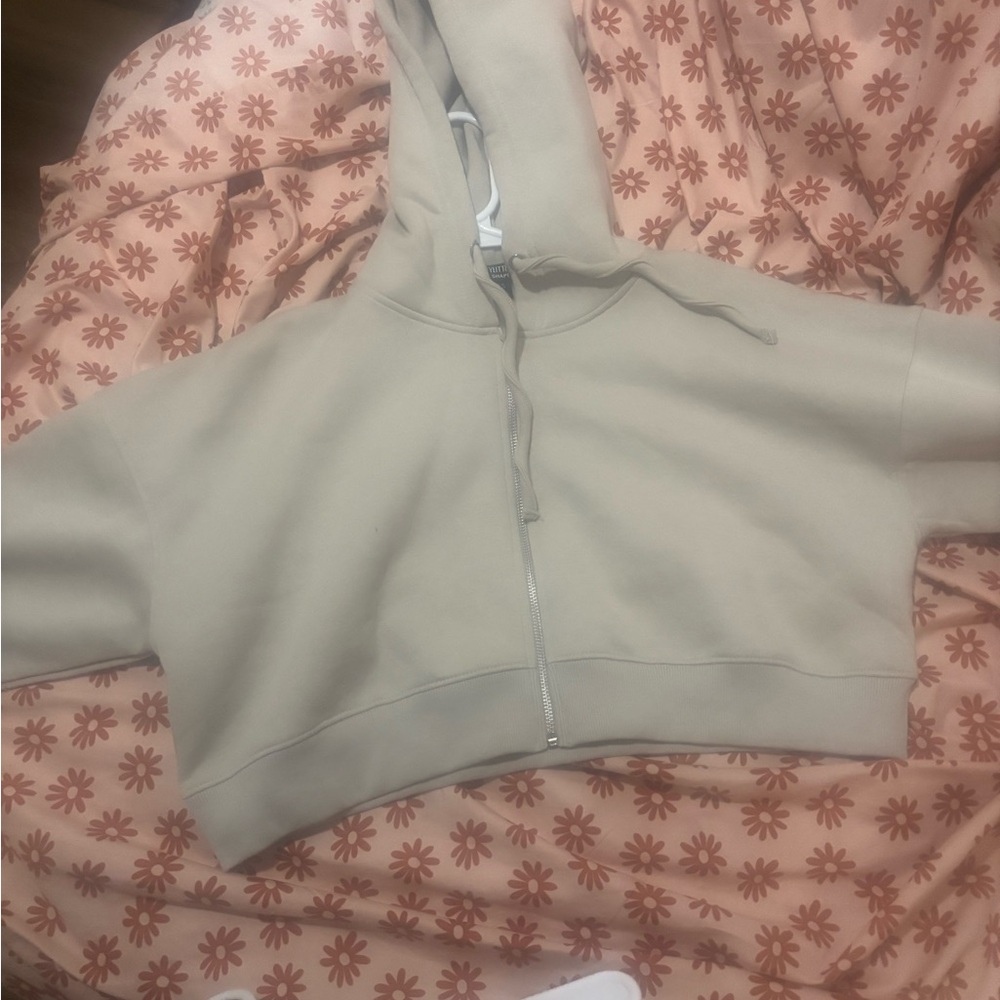 Cream Cropped Hoodie & leggings